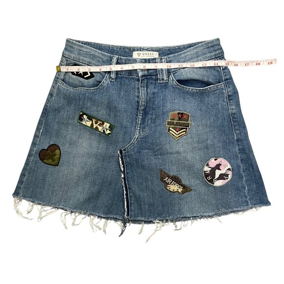 GUESS Military Patch Detail Women’s Size 27 Denim Mini Skirt Blue Raw Hem Y2K - Picture 3 of 11